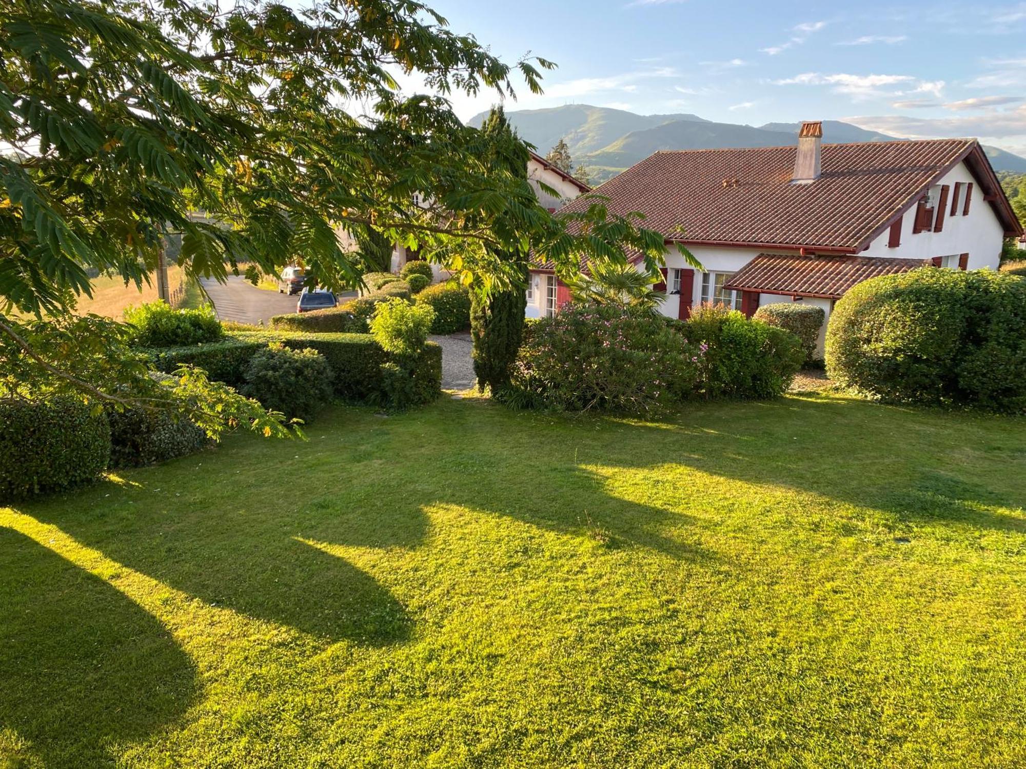 Baskoparadis I Eco-Gites I Calme I Vue I Anes I Jardin I Montagne I Nature Louhossoa Exterior foto